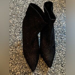 LIKE NEW BRASH HEELED BOOTIES